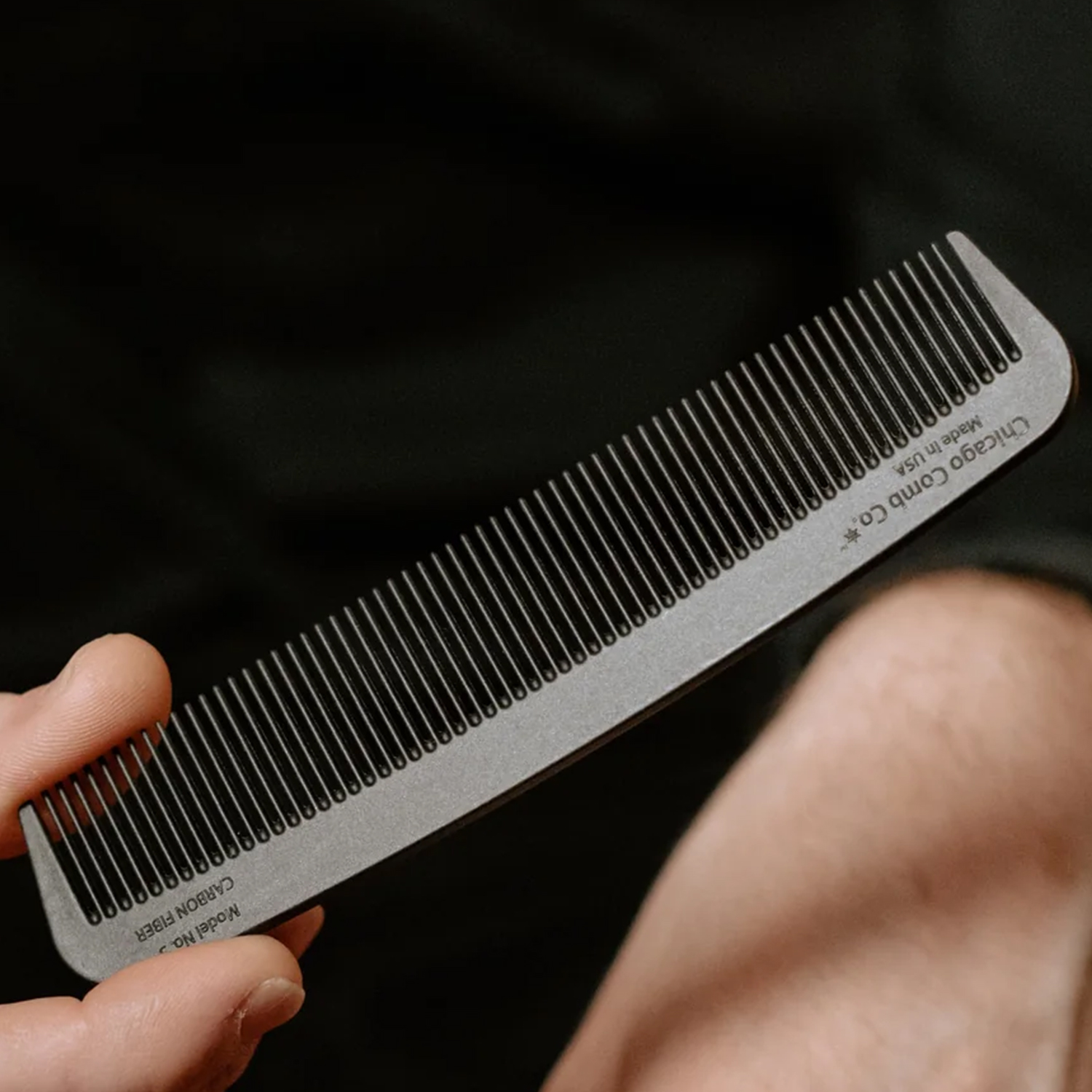 Chicago Comb - Model No. 3 - Carbon Fiber - Handgefertigter Kamm aus Kohlefasern