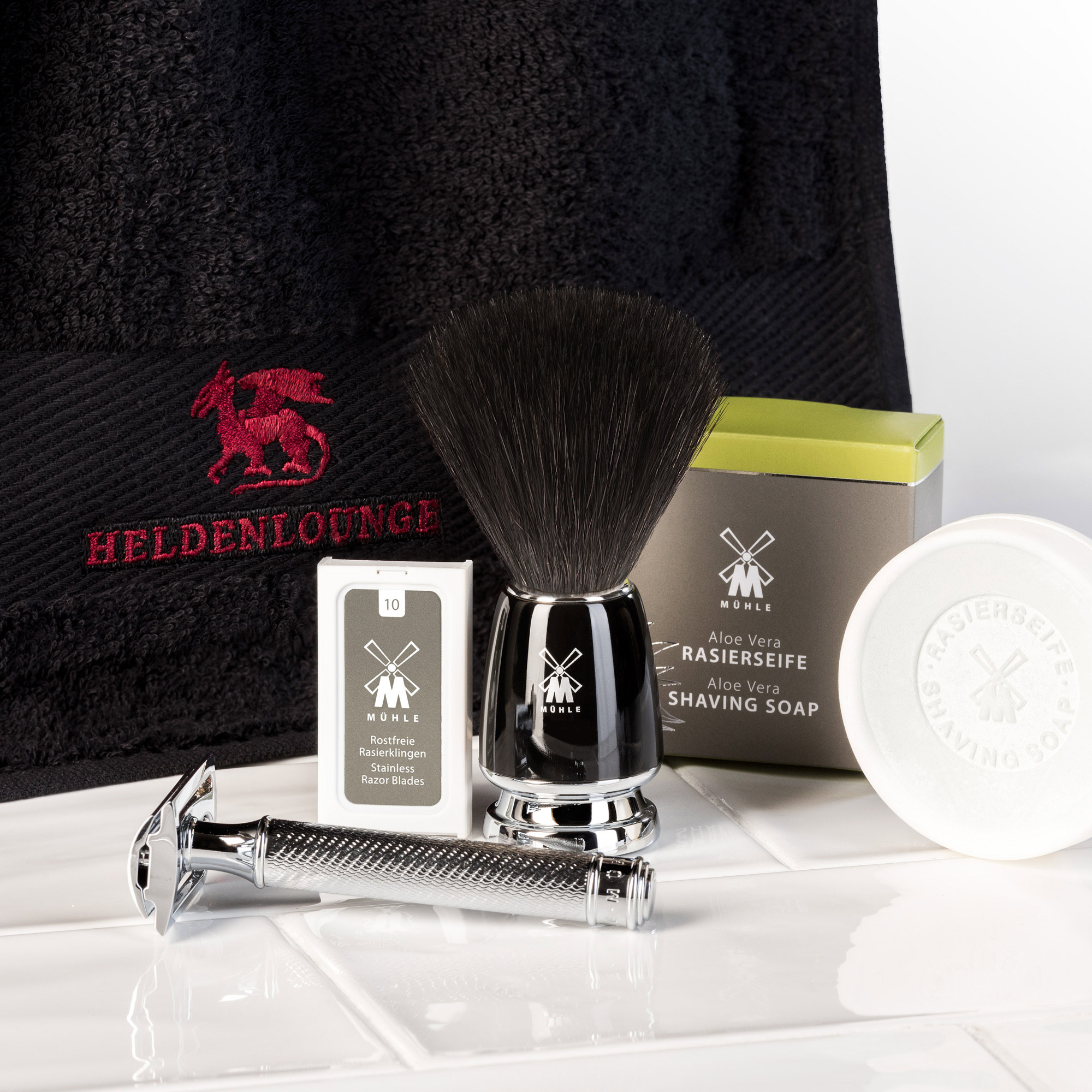 Heldenlounge - 5-tlg. Rasierhobel Einsteiger Set mit Black Fibre Rasierpinsel