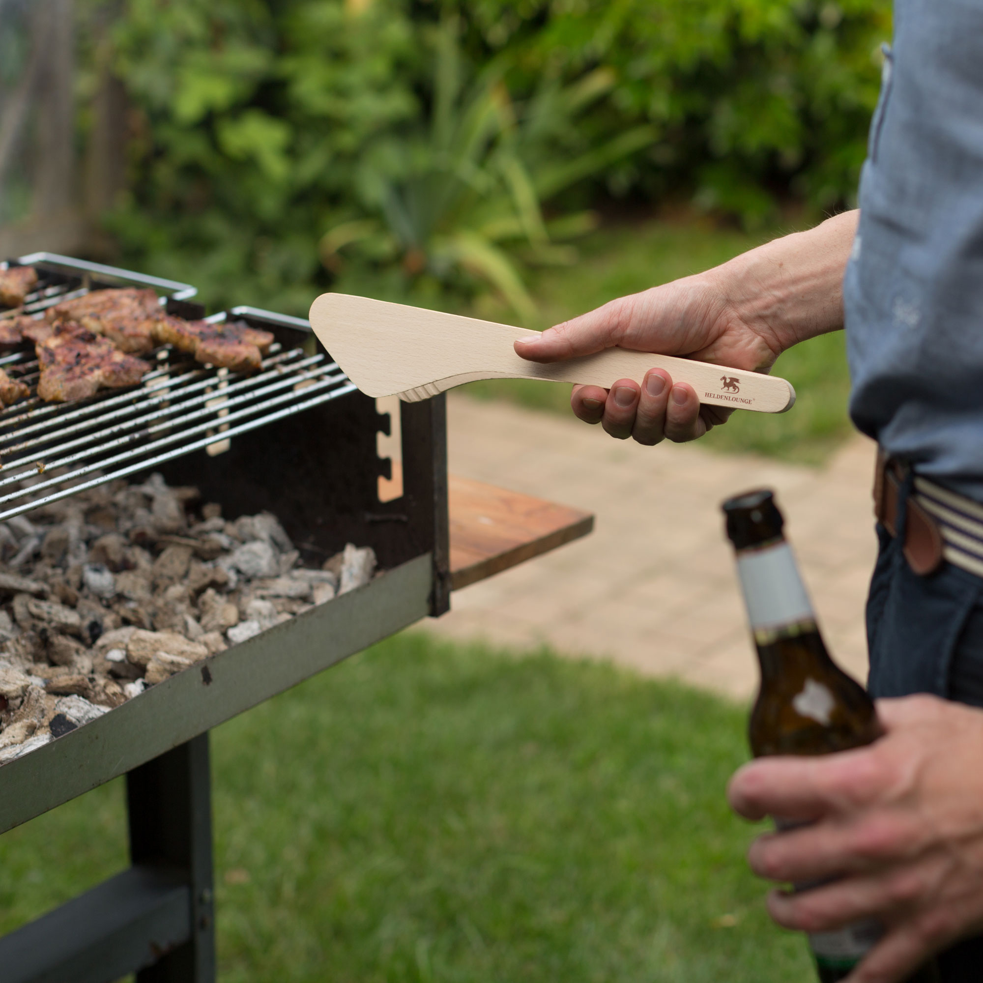 Heldenlounge Grillzange